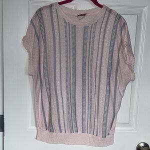 Vintage ENVOGUE size M/L short sleeve shirt
In excellent condition